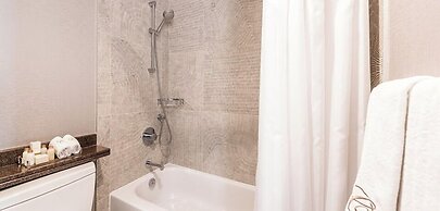 Carmana Hotel & Suites