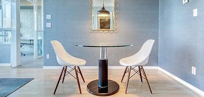 Carmana Hotel & Suites