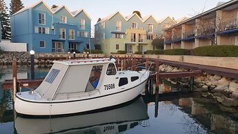 C Mandurah Resort