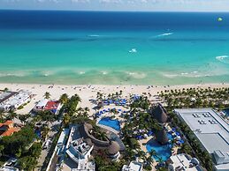 The Reef Playacar Beach Resort & Spa
