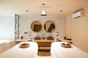 The Reef Playacar Beach Resort & Spa