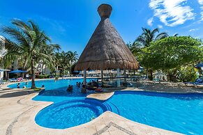 The Reef Playacar Beach Resort & Spa