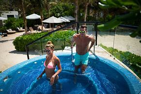 The Reef Playacar Beach Resort & Spa