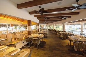 The Reef Playacar Beach Resort & Spa