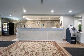 Hilltop Inn & Suites - North Stonington