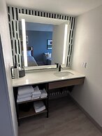 Atwell Suites Austin Airport by IHG