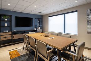 Atwell Suites Austin Airport by IHG