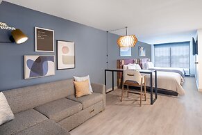 Atwell Suites Austin Airport by IHG