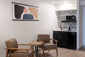 Atwell Suites Austin Airport by IHG