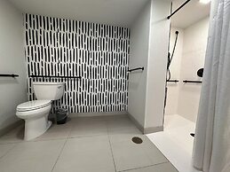 Atwell Suites Austin Airport by IHG