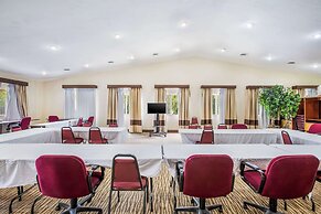 Comfort Inn & Suites Fairborn near Wright Patterson AFB