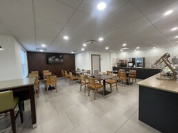 Wingate by Wyndham Matthews/Charlotte