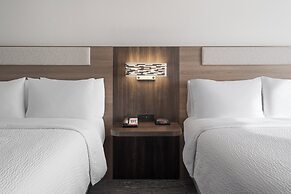 Holiday Inn Express & Suites Midwest by IHG