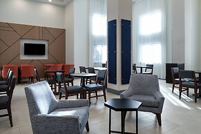 Holiday Inn Express & Suites Midwest by IHG