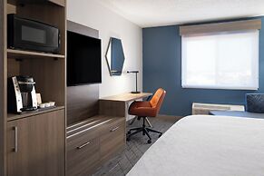 Holiday Inn Express & Suites Midwest by IHG