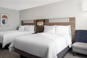 Holiday Inn Express & Suites Midwest by IHG