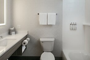 Holiday Inn Express Corvallis-On the River by IHG