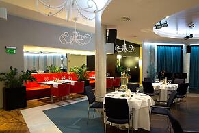 Niebieski Art Hotel & Spa