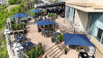 Courtyard by Marriott Edmonton Downtown