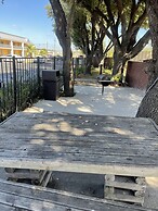 Super 8 by Wyndham San Antonio Downtown NE