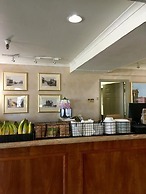 Hardman House Inn & Suites
