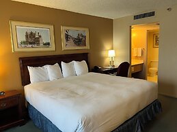 Hardman House Inn & Suites