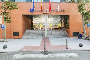 Globales de los Reyes Hotel
