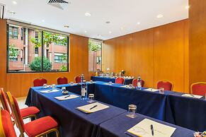 Globales de los Reyes Hotel