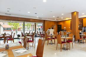 Globales de los Reyes Hotel