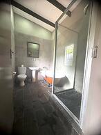 Shangri-La Country Hotel