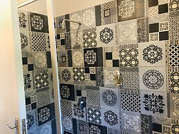 Shangri-La Country Hotel