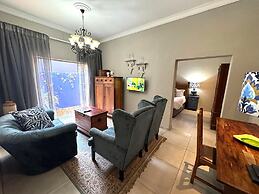 Shangri-La Country Hotel