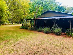 Shangri-La Country Hotel