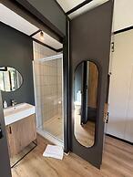 Shangri-La Country Hotel