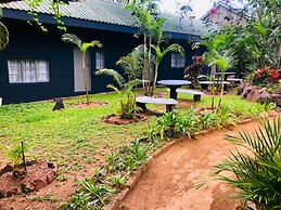 Shangri-La Country Hotel