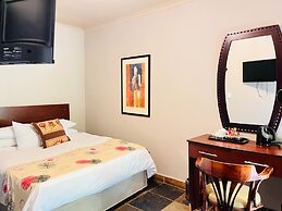 Shangri-La Country Hotel