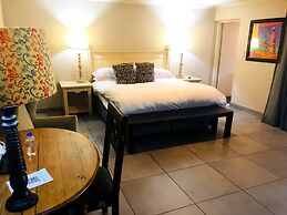 Shangri-La Country Hotel