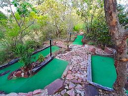 Shangri-La Country Hotel