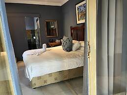 Shangri-La Country Hotel