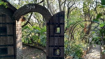 Shangri-La Country Hotel