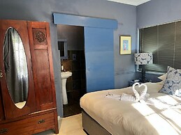 Shangri-La Country Hotel