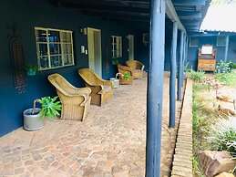 Shangri-La Country Hotel