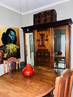 Shangri-La Country Hotel