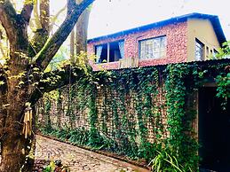 Shangri-La Country Hotel