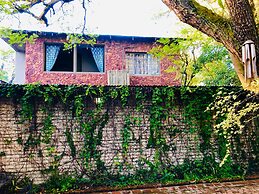 Shangri-La Country Hotel