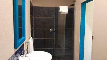 Shangri-La Country Hotel