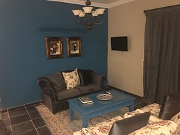 Shangri-La Country Hotel