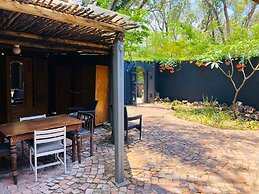 Shangri-La Country Hotel