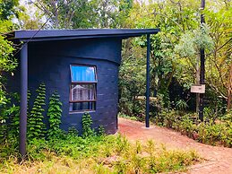 Shangri-La Country Hotel