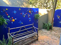 Shangri-La Country Hotel